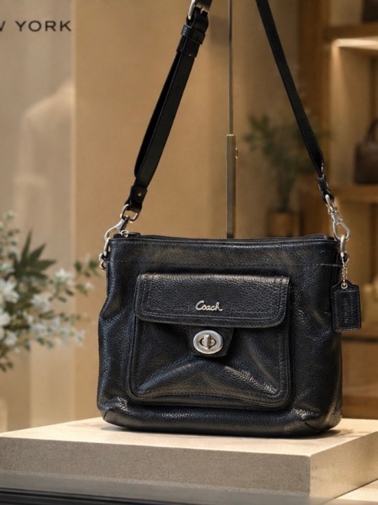 Coach Handbags - Authentic Coach Leather Crossbody